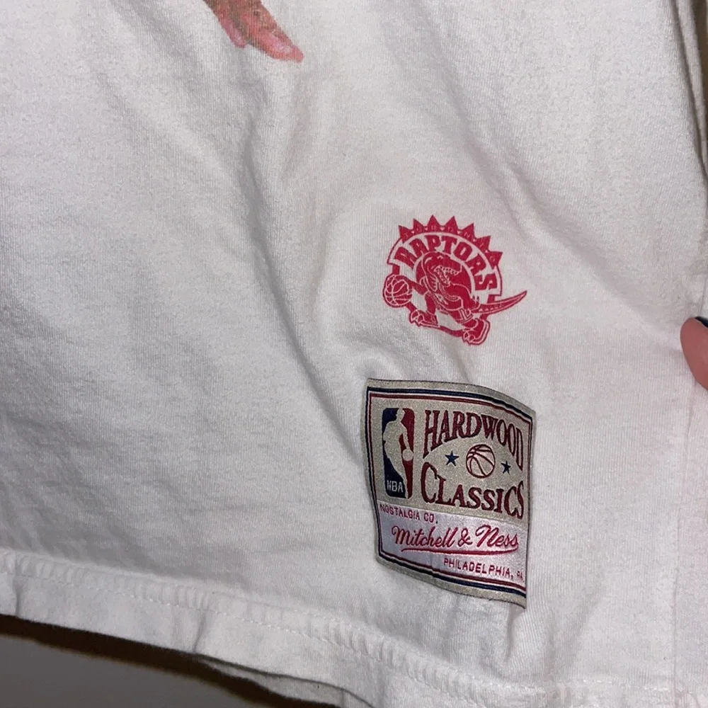 Toronto Raptors Tshirt - Picture 3 of 6